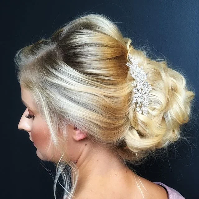 Today was so much fun! I loved attending the styling demo and hands-on class from @hairandmakeupbysteph!
To create this look, I used a hair donut to make a fuller bun with #kenraprofessional spray in 13 and 25 to hold everything in place. Also, @denise.schulenberg has very long hair so I think it took just as long to take the bobby pins out as it did to put them in 😂
•
•
•
•
#hairfashionandbridal #hairandmakeupbysteph #modernsalon #ittakesapro #beautylaunchpad #cosmoprofbeauty #behindthechair #weddingupdo #bridal #updo