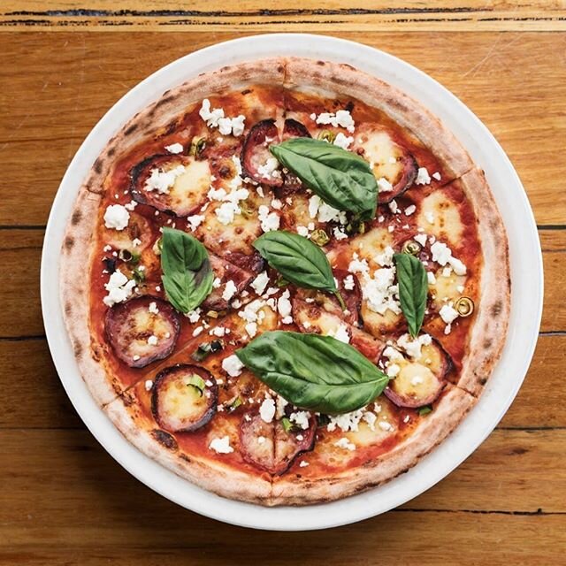 You can now enjoy the full @santonipizza range, sharing platters, sides and dessert @thekilburn . We are currently open Thursday-Saturday 4-11pm- booking link in bio.