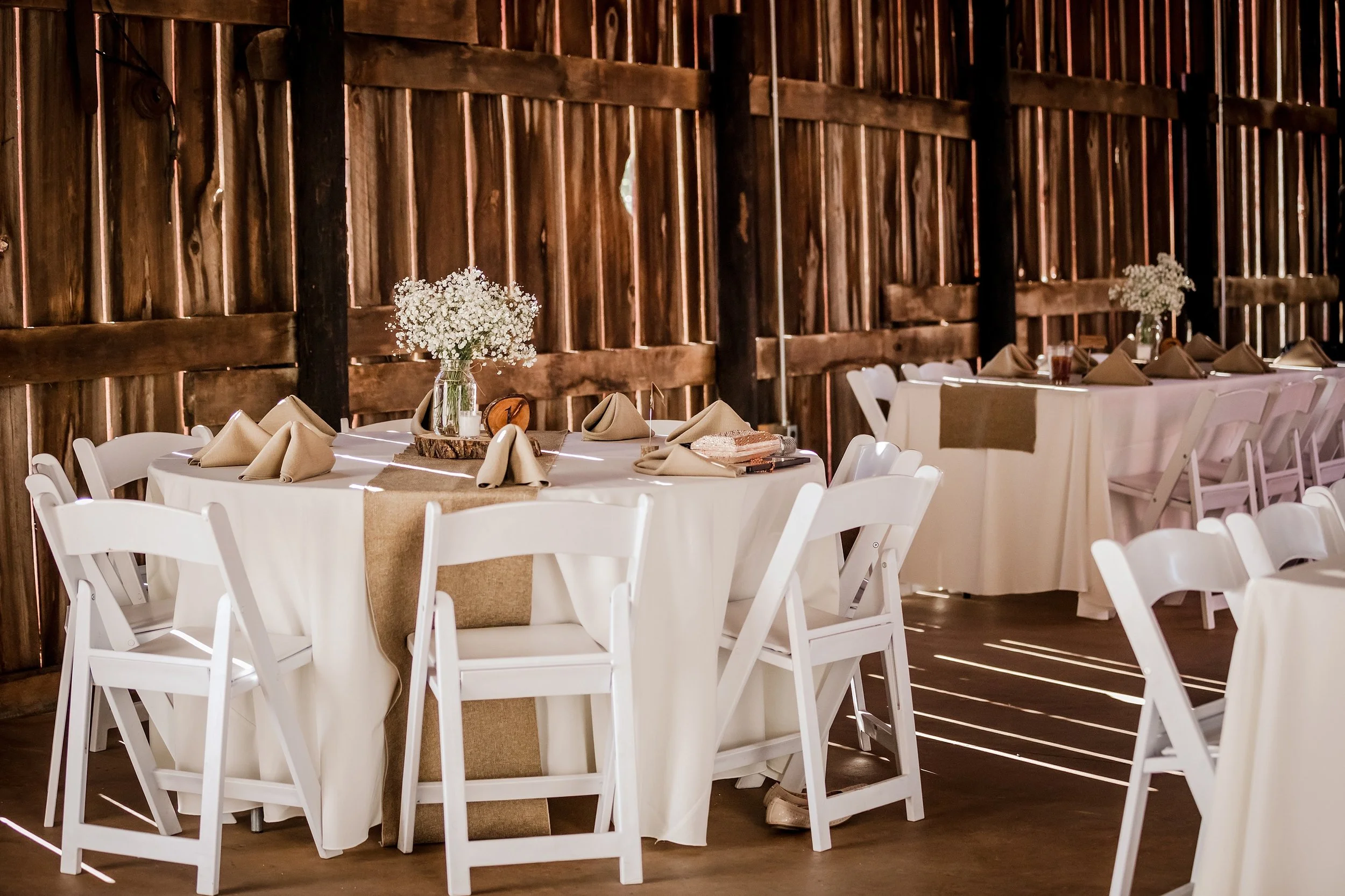 Gilbertsville-Farmhouse-Wedding-Photographer_0095.jpg
