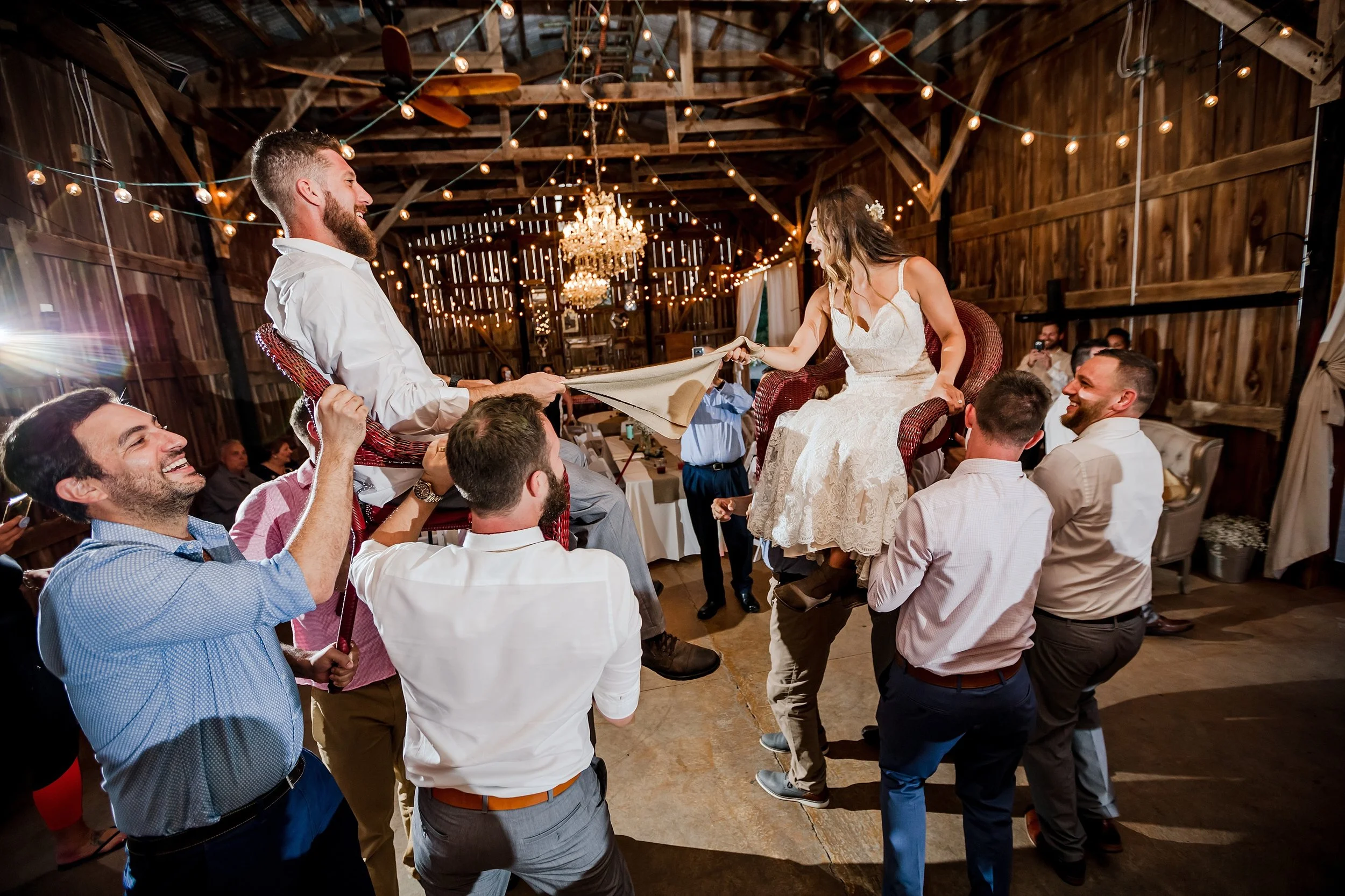 Gilbertsville-Farmhouse-Wedding-Photographer_0118.jpg