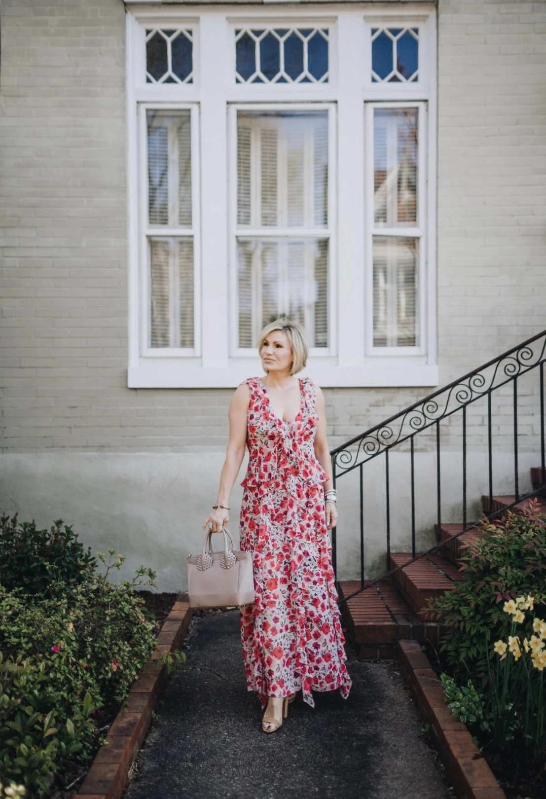 I call this the “elegant maxi” and can be worn confidently to anything from a pool party to wedding. This embodies comfort and style. Shop this look: 21buttons.com/p/18546848