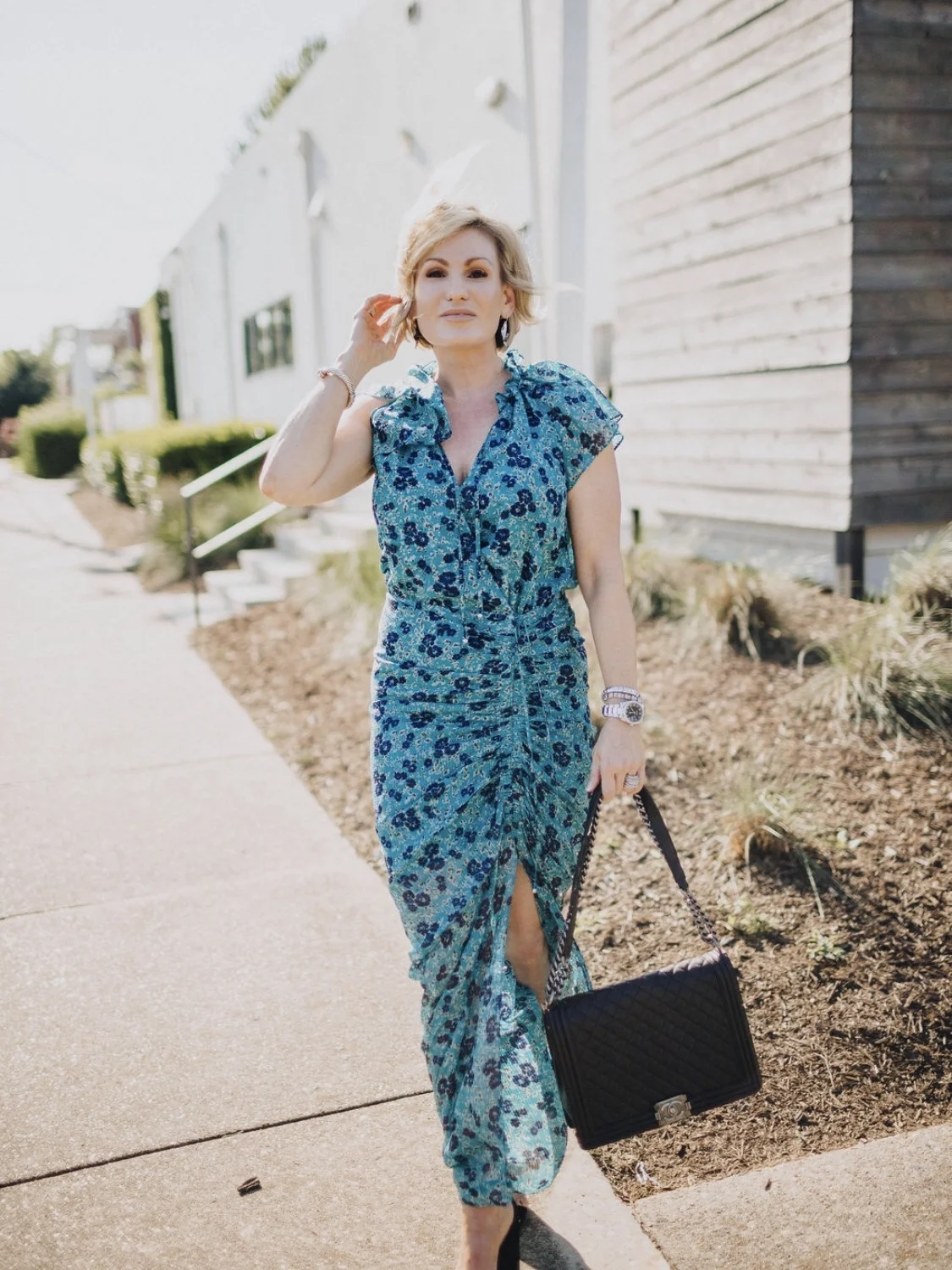 This print and fabric just remind me of the summer and sea. Love the drawstring slit. You can set it to modest or a little more daring. Shop this look: 21buttons.com/p/19768638