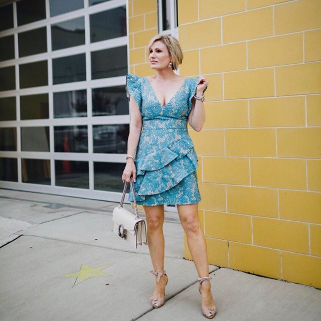 Friday ready in this tiered #cocktaildress! 💛
New up on the blog &ldquo;Summer Kickoff,&rdquo; linking all of my favorite summer must-haves.  Be sure it check it out at www.oysterstopearls.com. 💛
Shop this look: link in bio or  21buttons.com/p/2015