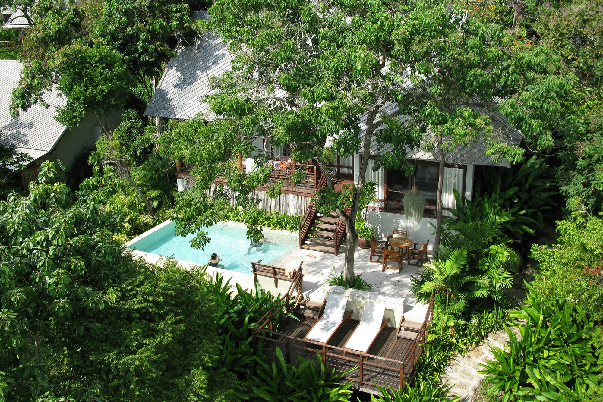 Beach_front_pool_villa.jpg