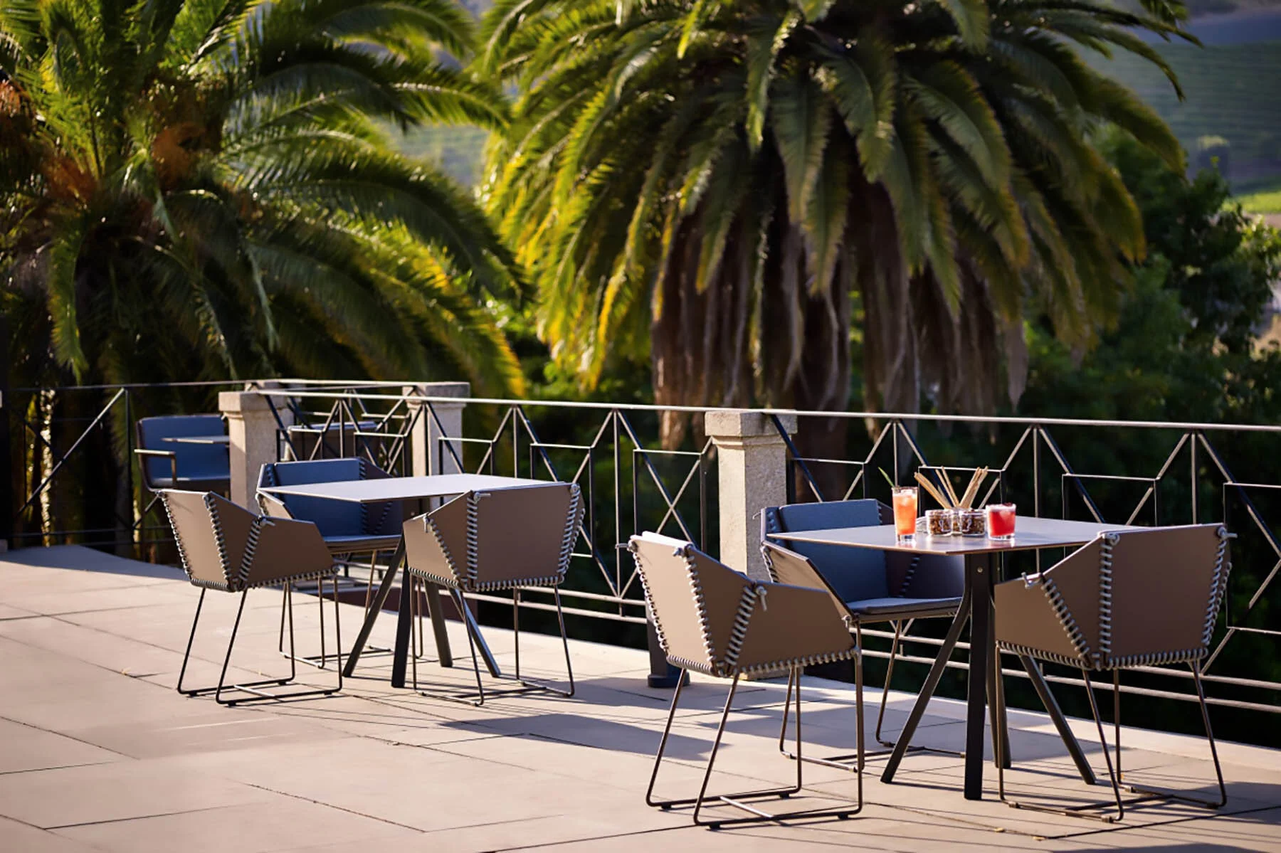 The_Bar_terrace_[6238-LARGE].jpg