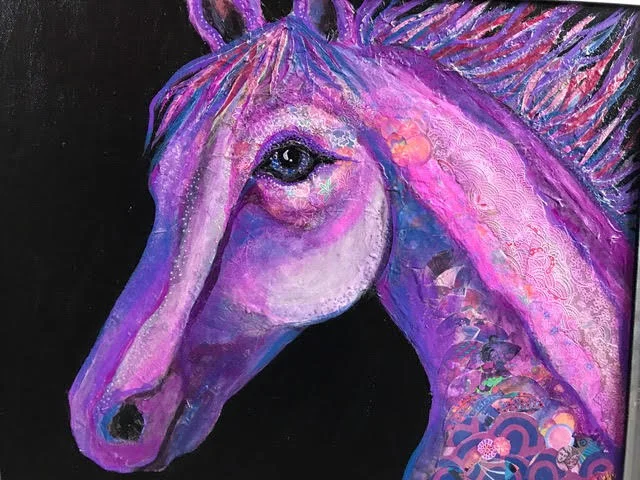 <strong>Magenta Horse</strong>