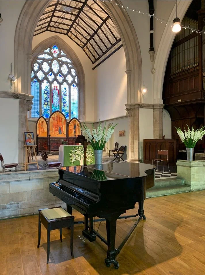 Saint-Lukes-Church-Holloway-Grand-Piano.JPG