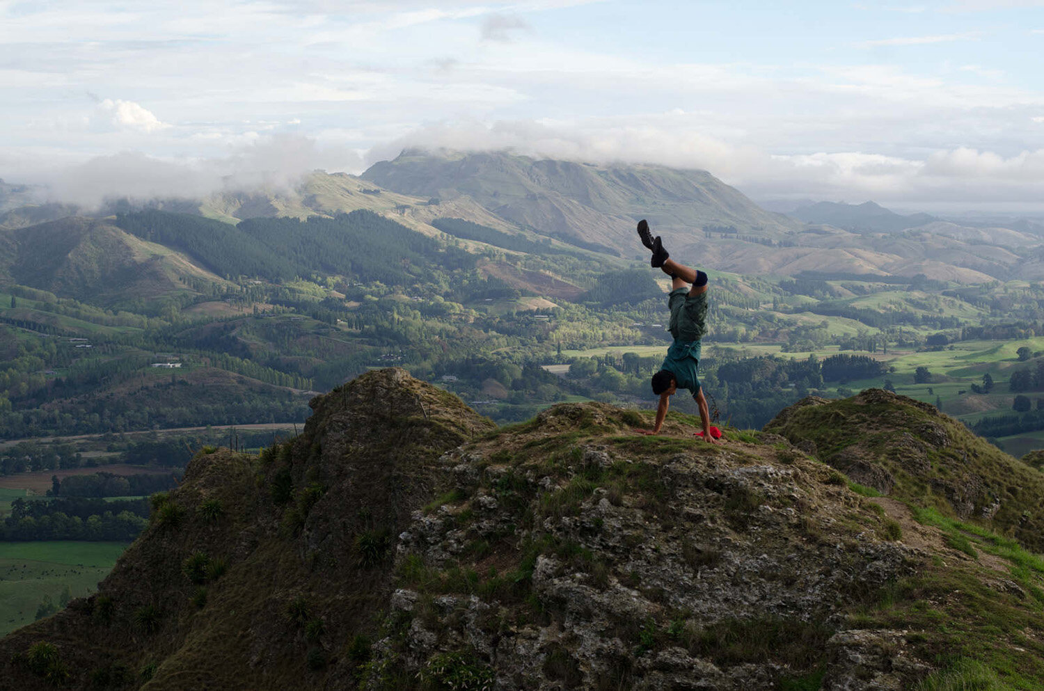  Edith Amituanai,  Dason on Te Mata Peak,  from&nbsp; Keep on Kimi Ora.  