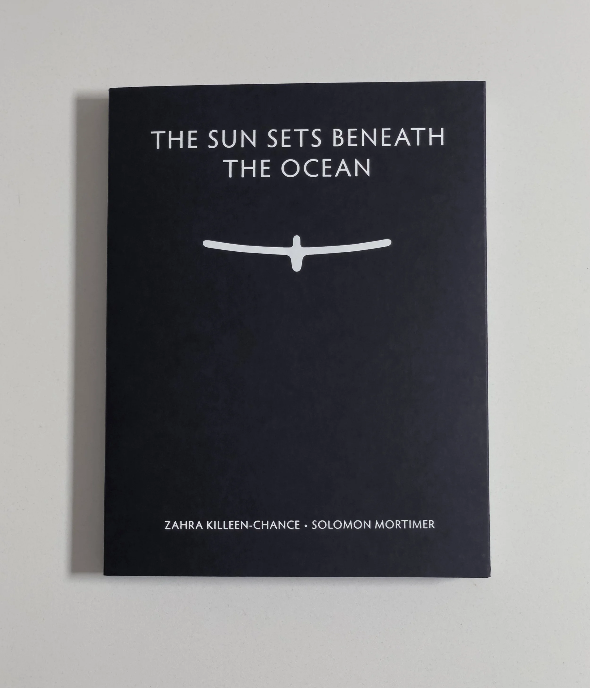  Solomon Mortimer,  The Sun Sets Beneath the Ocean  cover. 