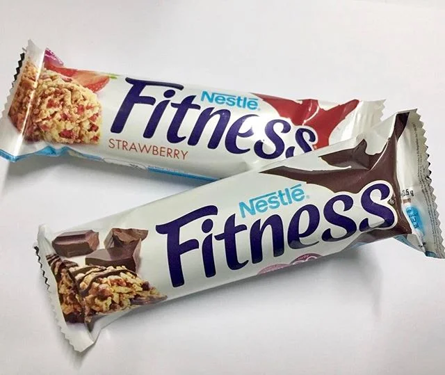 Fitness bars for those afternoon cravings in both chocolate and strawberry flavors #yallavending