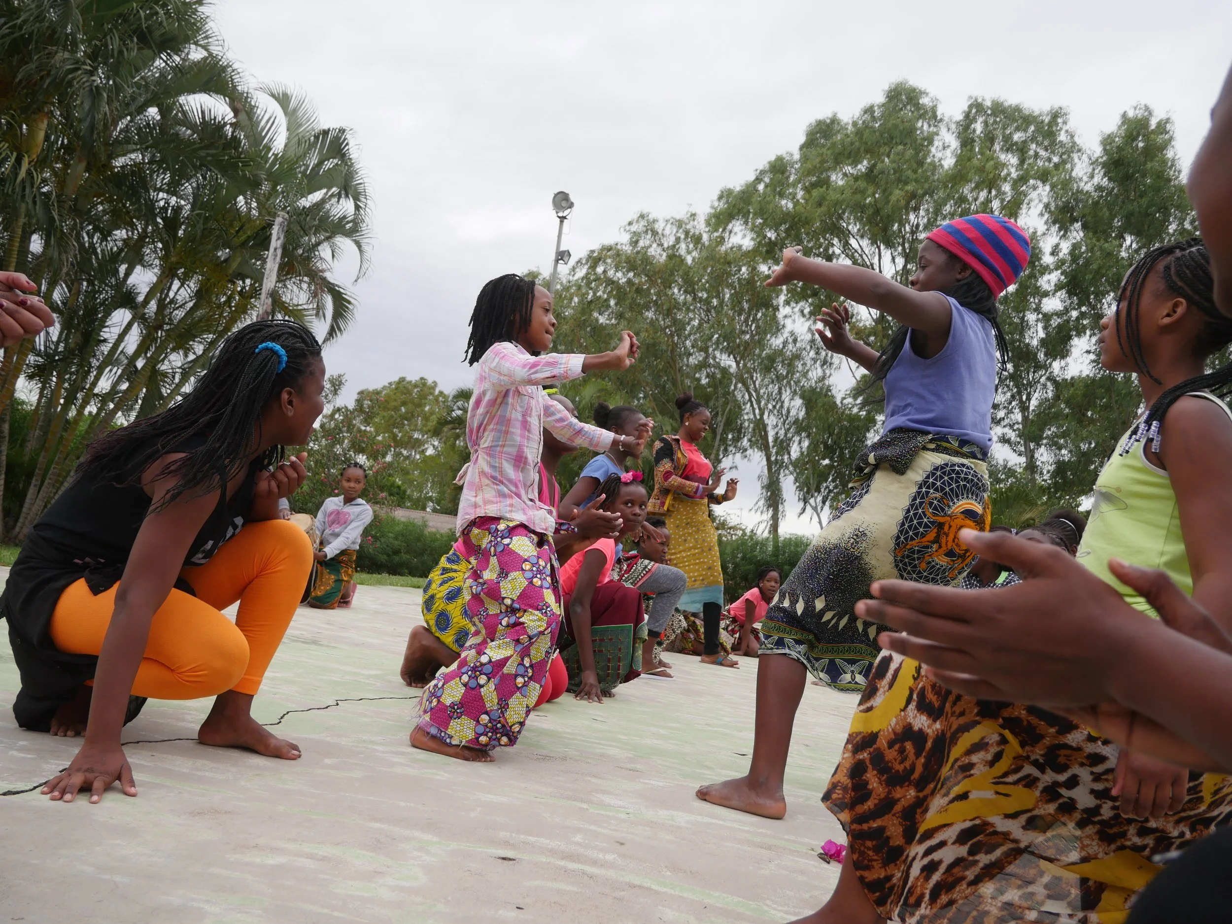 Jobbe med musikk eller dans i Malawi, Mosambik eller Brasil?