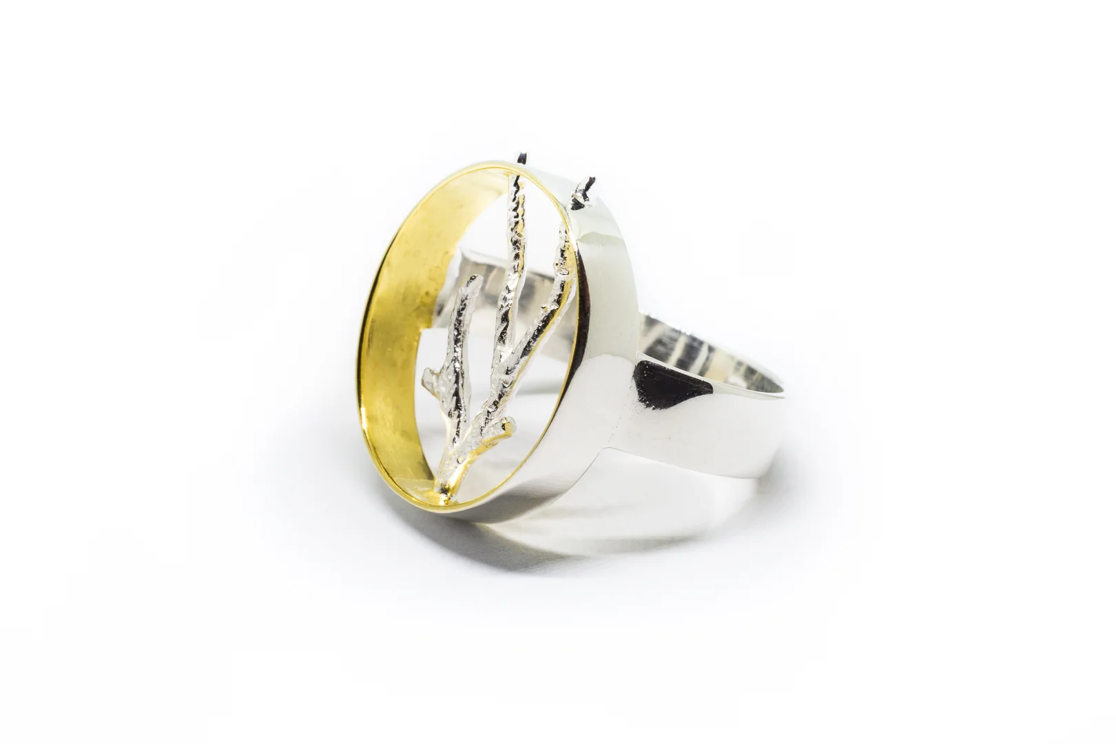 CORAL THU CIRCLE RING - GOLD INLAY (2 of 3).jpg