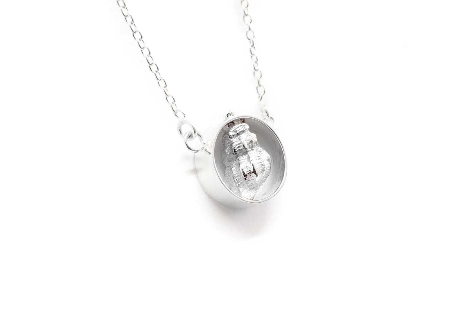 SHELL NECKLACE - SILVER CORAL (1 of 1) 3.jpg