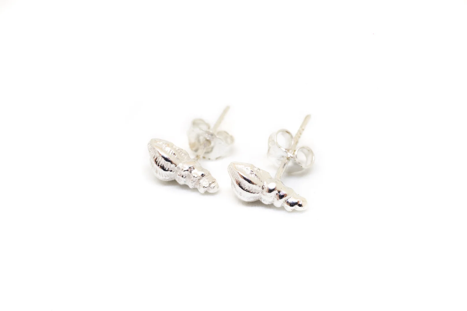 SMALL SHELL STUD SILVER (1 of 3).jpg