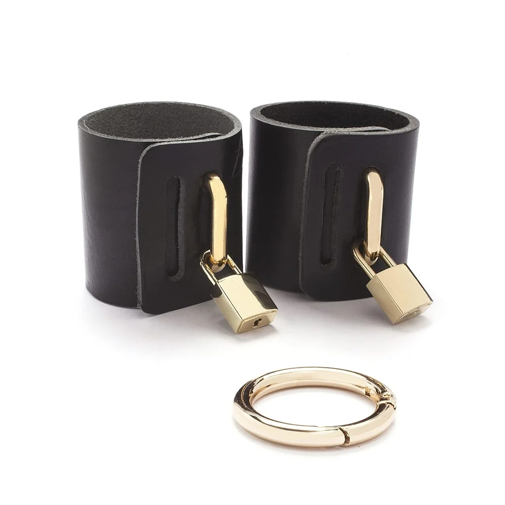 padlockhandcuffs01 copia.jpg