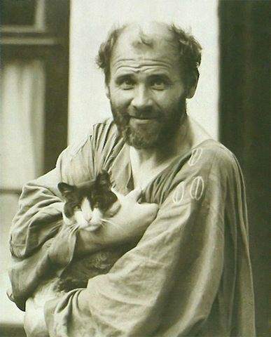 Moriz Naehr - Gustav Klimt and his Cat, Katze, at his Studio on Josefstaedter Strasse, Vienna, Austria. Circa 1912. | Gustav Klimt | Pinterest | Klimt