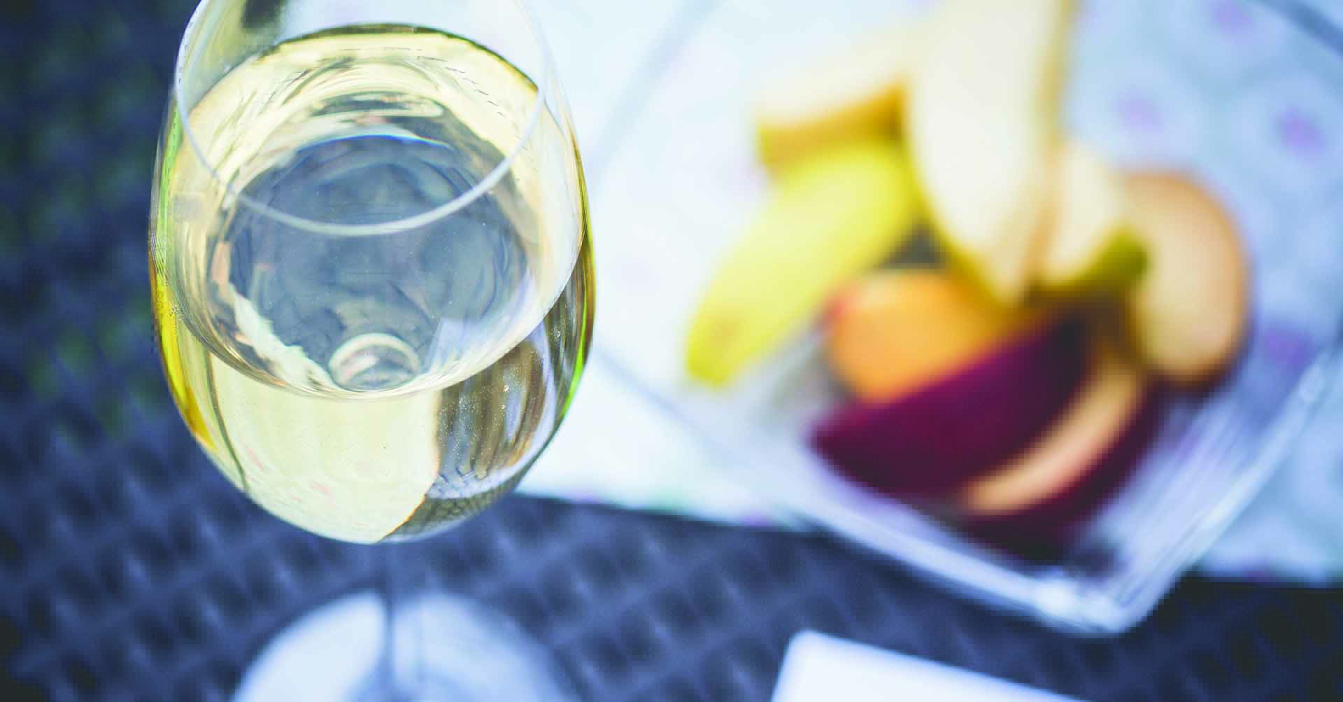 whitewine_web.jpg