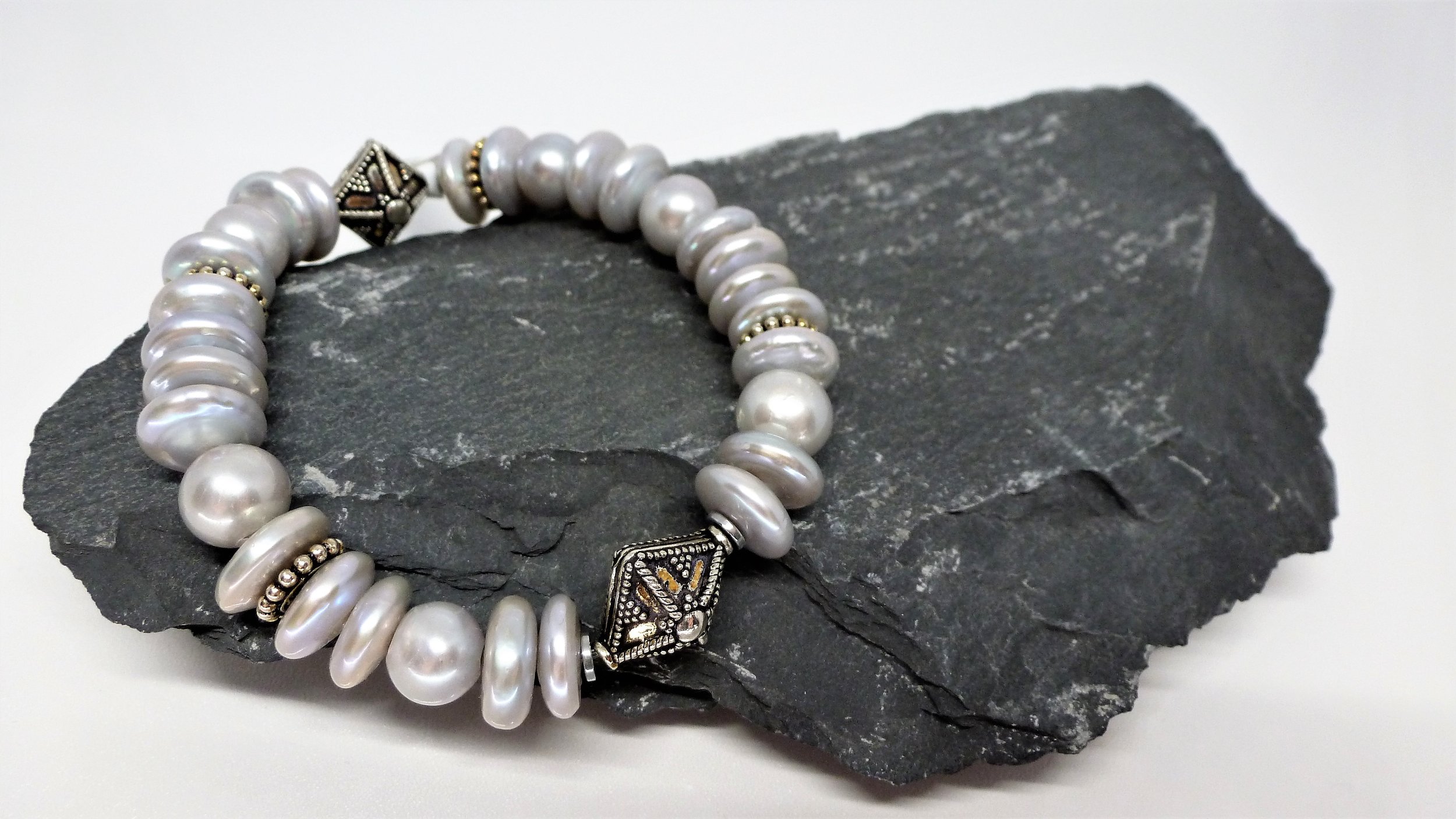 Süsswasserperlen Armband mit Altsilber