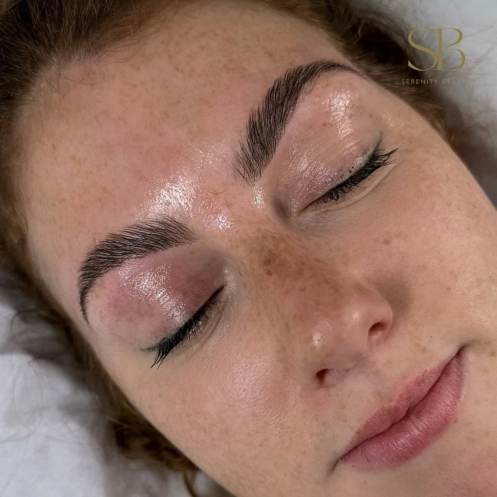 🖤 H D  B R O W  S C U L P T 🖤

My favourite low maintenance brow treatment that give you a bigger, fuller brow look 👀 

‼️ Patch test required
💌 Message for appointments 

⭐️ www.theserenityretreat.co.uk