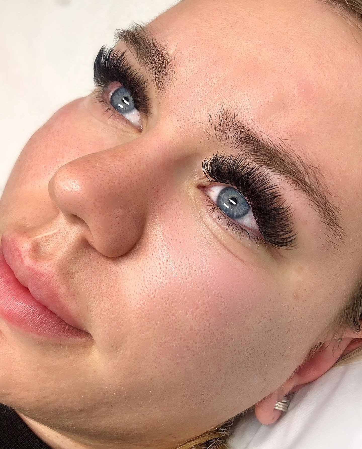 Go big or go home! 🔥🔥

✨ Volume Lashes
⛔️ Patch Test Rqd 
✉️ Message to book or book online 🔝