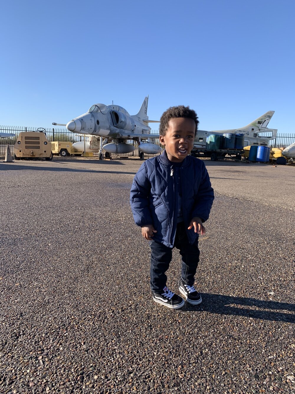  Théo hits the ground running at Marana Airport (KAVQ), where retired fighter jets dot the ramp. 