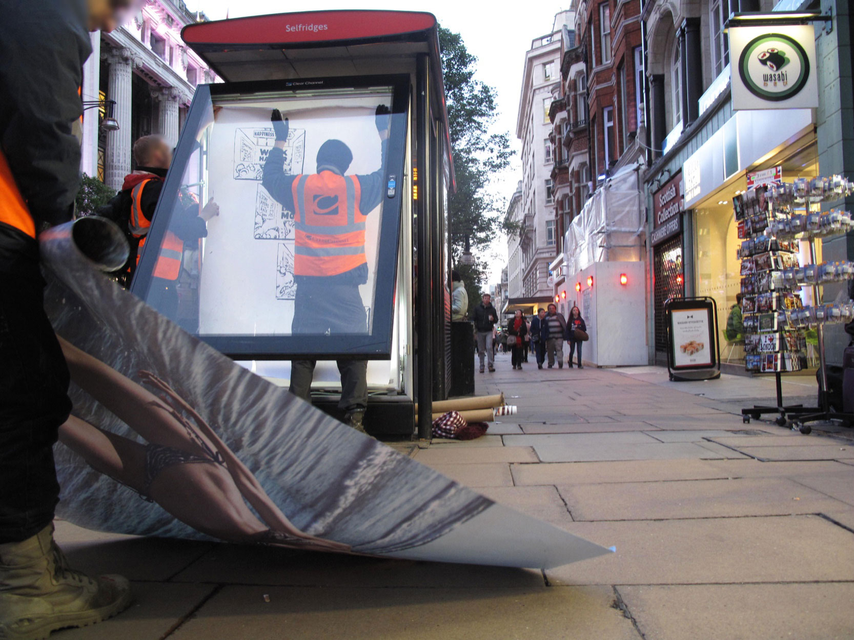 Install, London