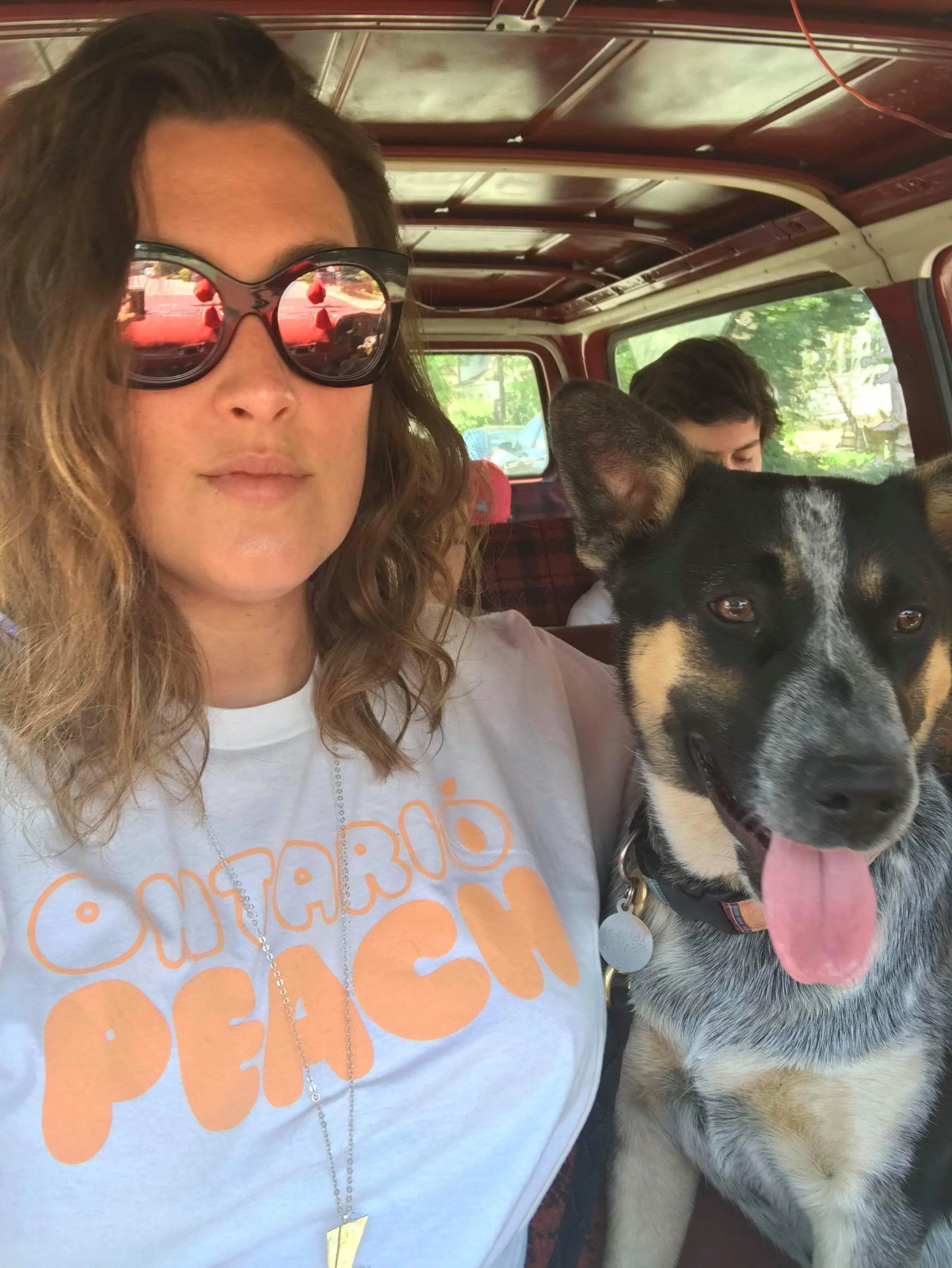 Ontario Peach T-Shirt - Sainte-Cécile.jpg