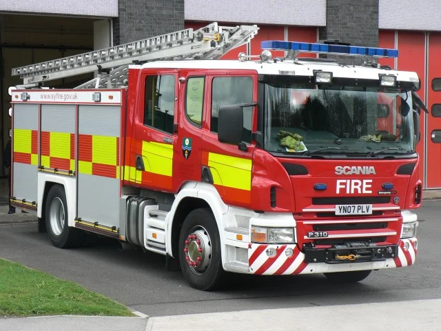 Sarah questions minister on firefighter cuts