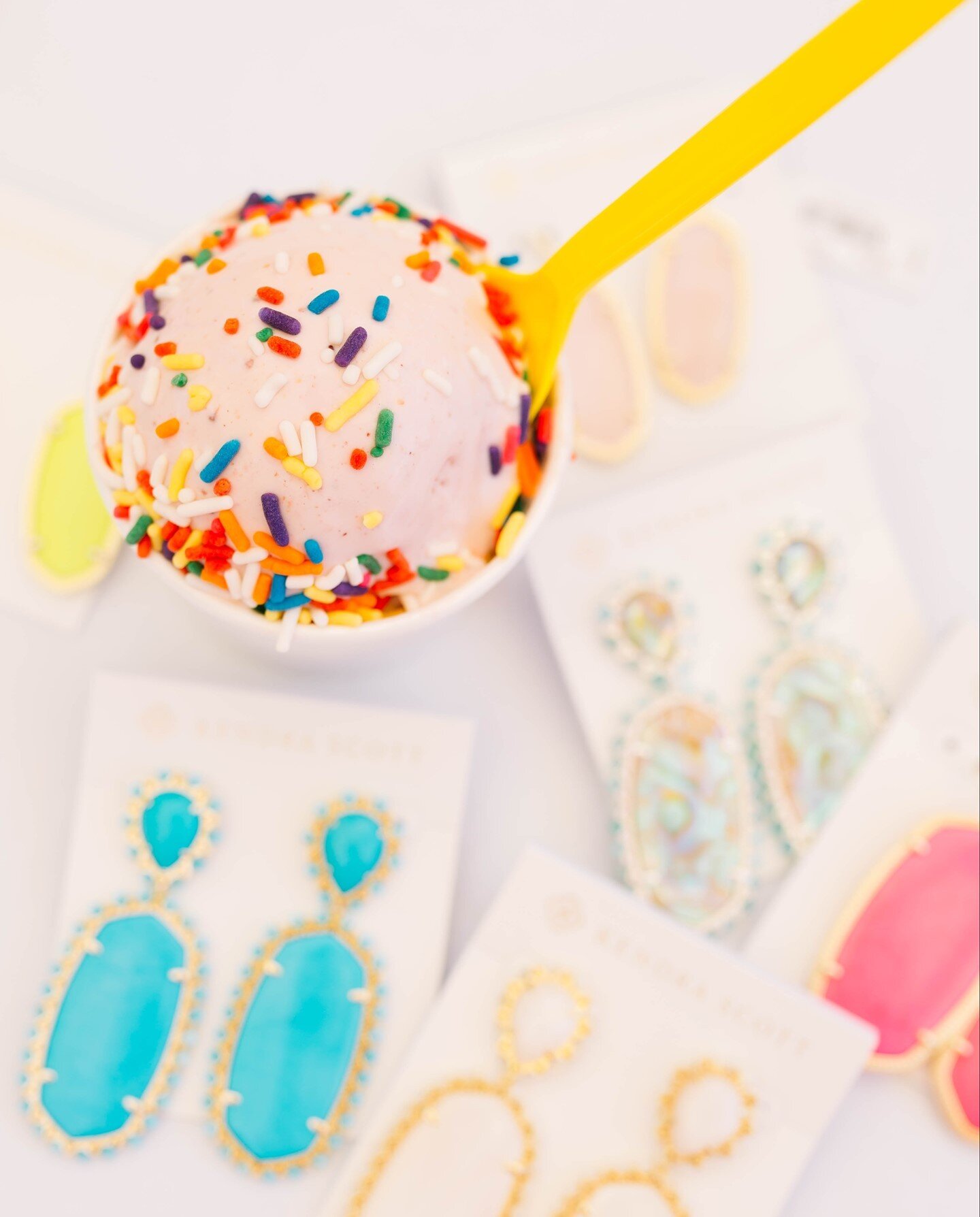 Shout out to our friends at @kendrascott for giving our ice cream lovers FREE scoops on National Ice Cream Day!
.
.
.
.
.
.
#kendrascott #sprinkles #weloveicecream #happyicecream #instanthappines #melticecreams