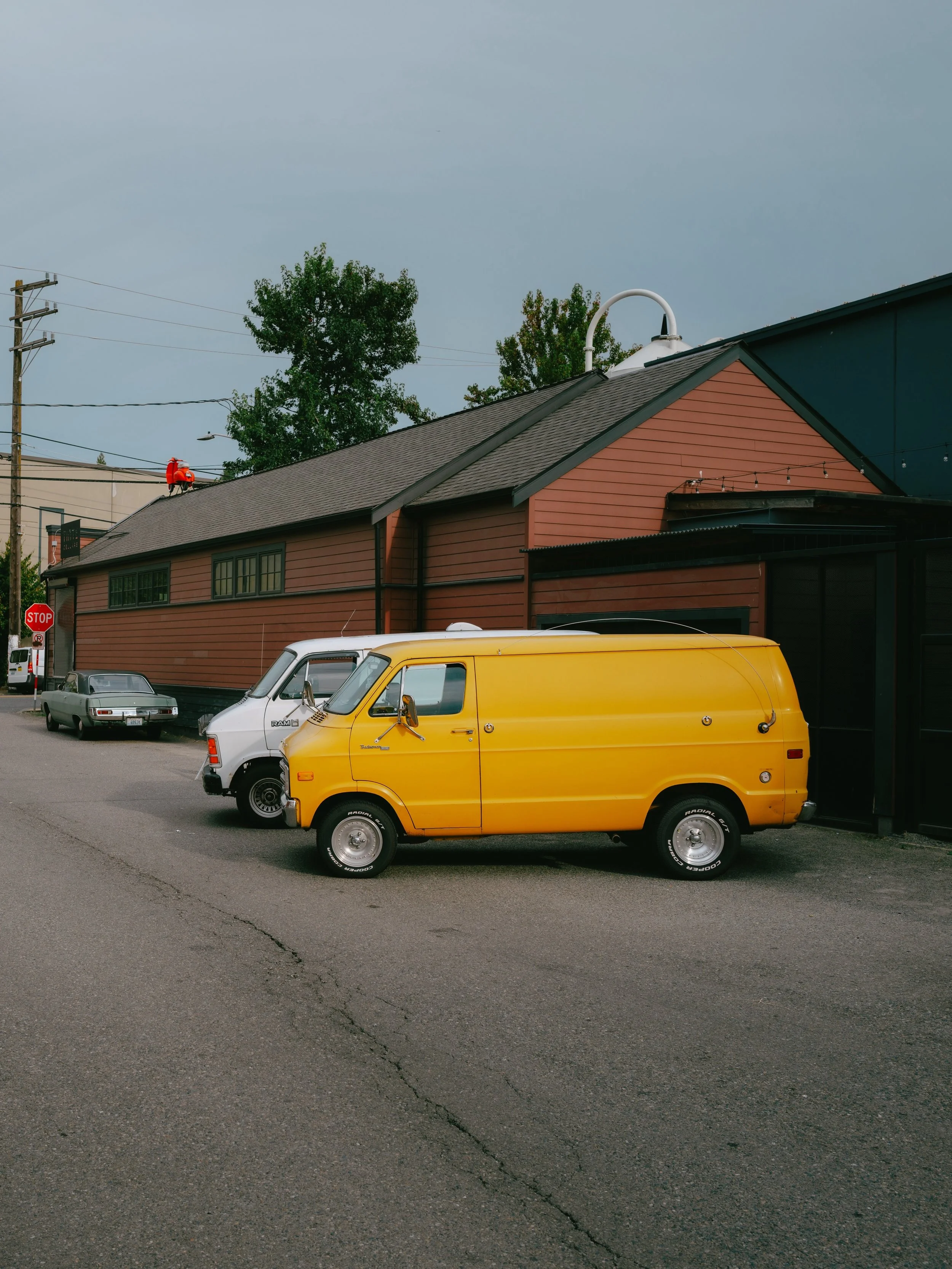 Georgetown on a Saturday // There&rsquo;s gotta be a garage that specializes in old vans around here cause there were so many it started to feel like a movie set 🎬 

Alex and I popped down for the R Day music festival / block party and had a couple 