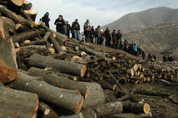 save-teghut-protest-mining.jpg