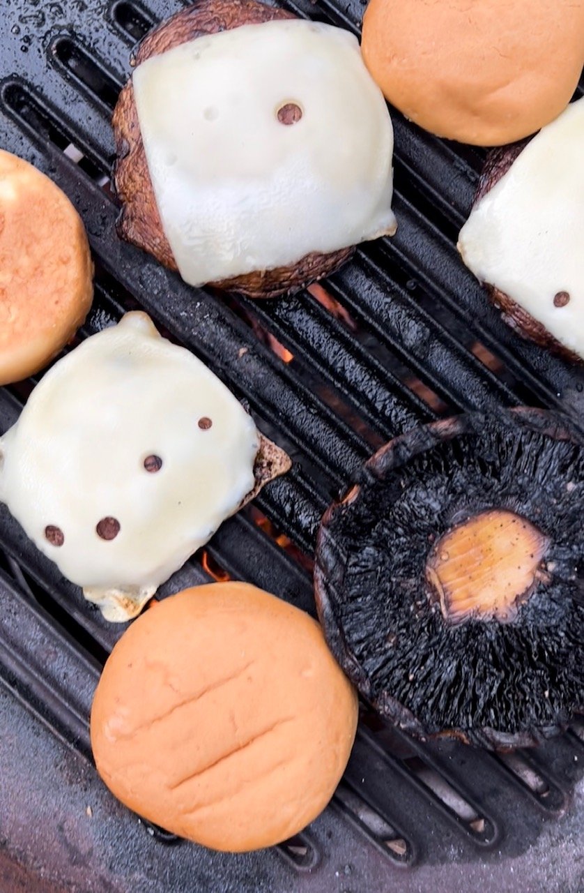 Grilled Portobello Mushroom & Swiss Burgers (5).jpg