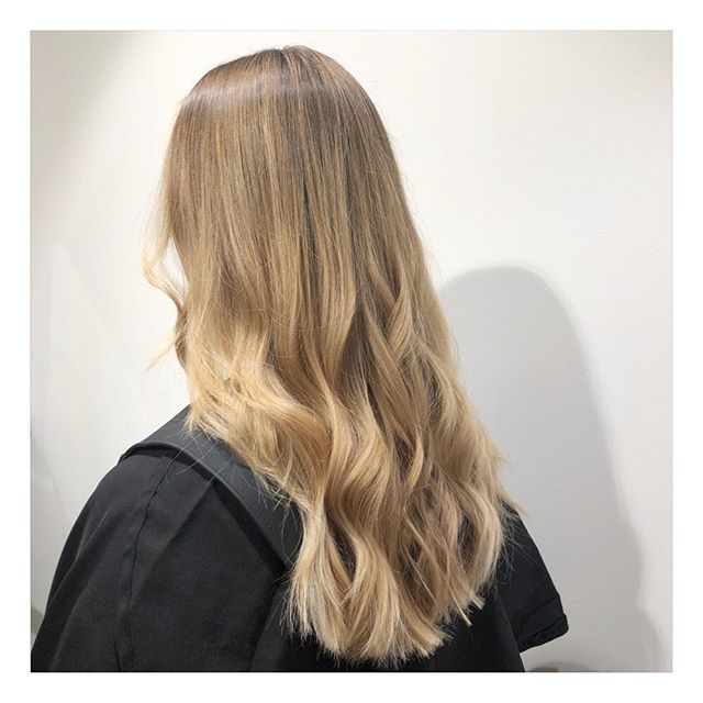 &bull; Waves &bull;
#wigorganics #wigorganicscreativeteam #humleg&aring;rdsgatan20 #davines #davinessverige #davinescolor #davinesvibrachrom #davinesmask #davinesview #longhair #balayage