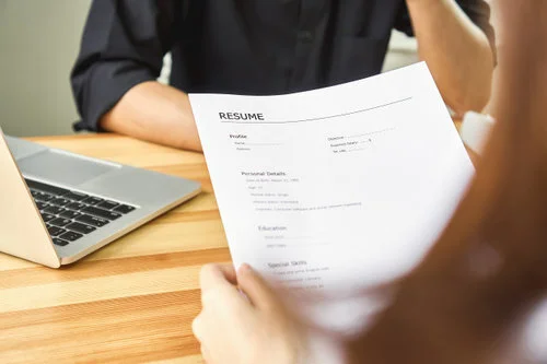 How Hiring Managers &amp; Recruiters Screen/Read Resumes