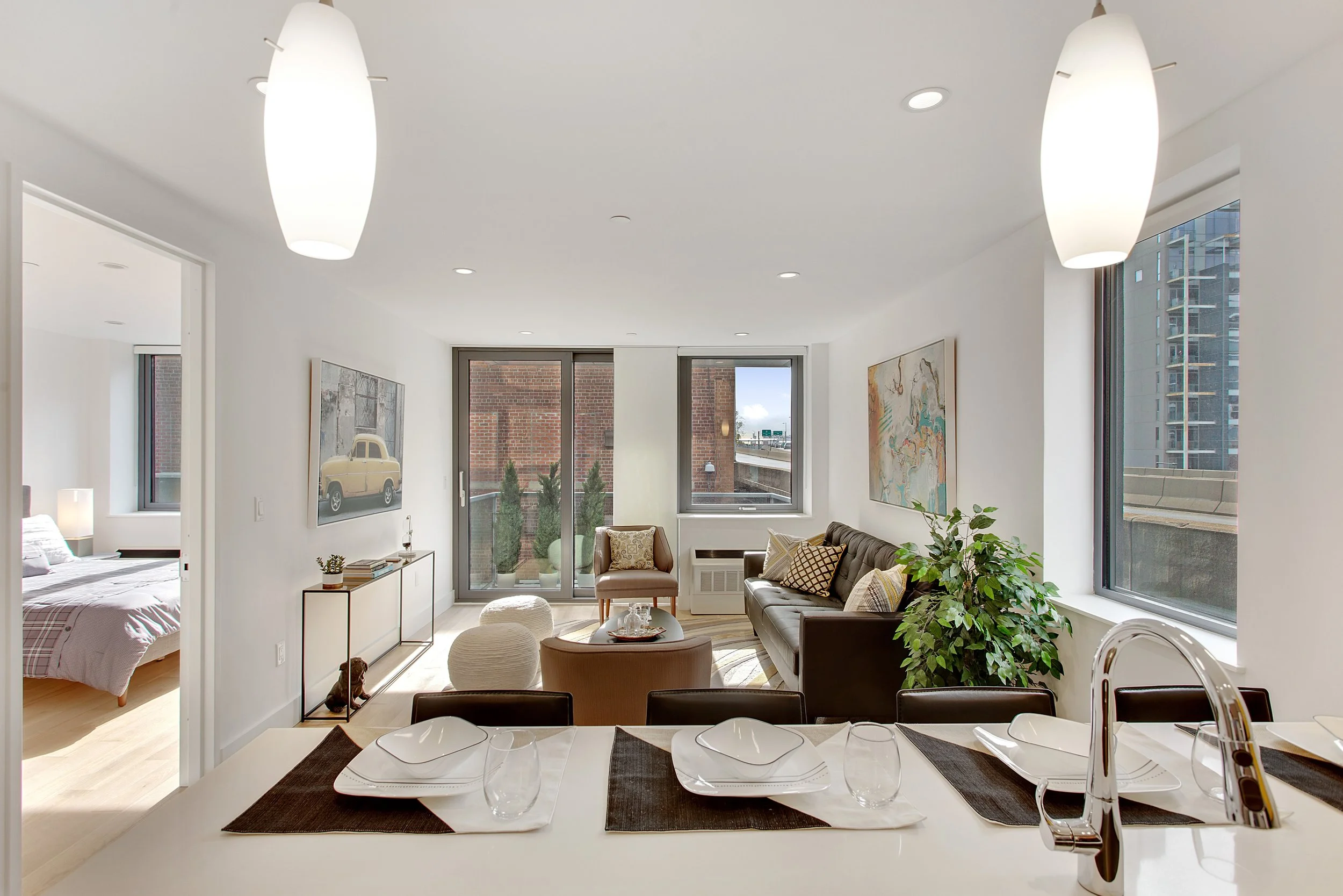 2_4283HunterSt_165_LivingRoom_HiRes.jpg