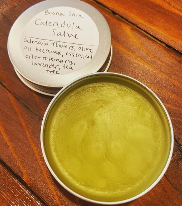 I just made a fresh batch of Calendula Salve 💕🌼 Calendula&rsquo;s anti-fungal, anti-inflammatory, and antibacterial properties make it useful for cuts &amp; scrapes, rashes, burns, eczema, and bug bites. It&rsquo;s a great topical ally!