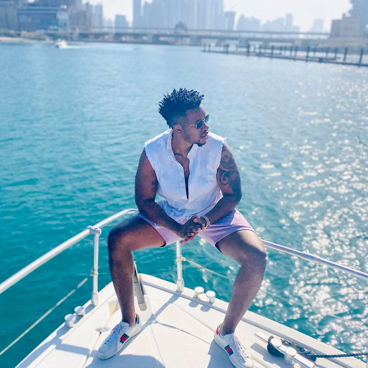 Moments before I sh*t myself from nearly falling in 🙃

📸: @abidtheaudiologist 

#dubai #yacht #yachtlife #gucci #sun #ink #inked #wave #waves #summer #summerinthewinter #goodvibes #goodvibesonly #badenergystayfaraway
