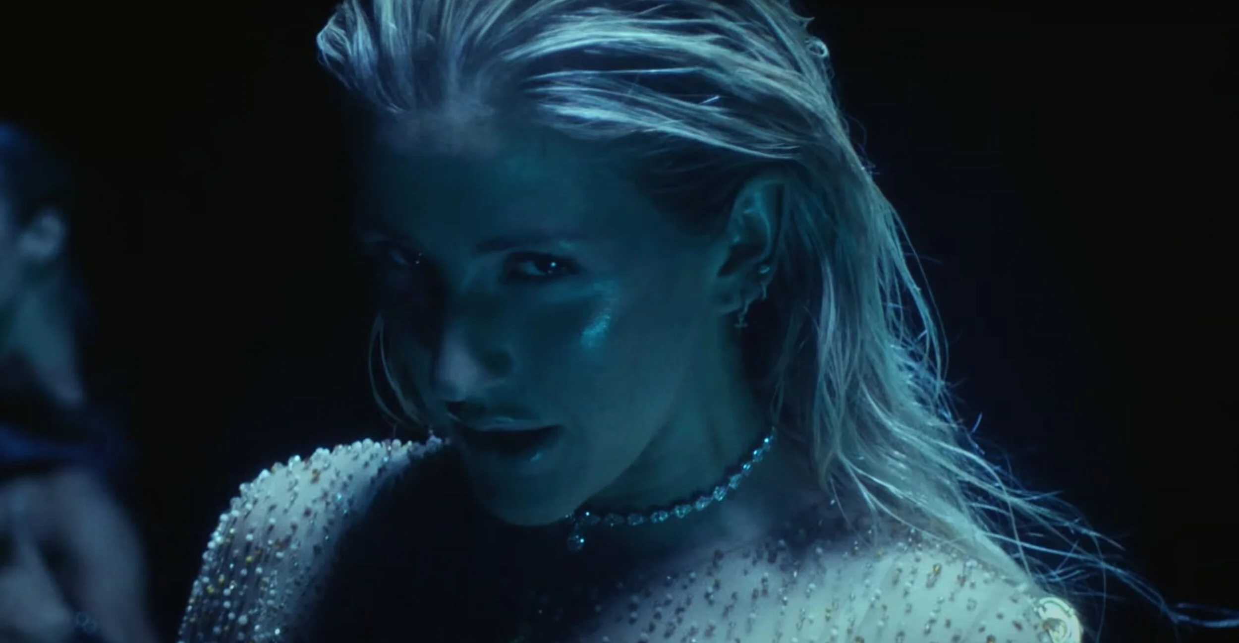 Ellie Goulding - Love I'm Given