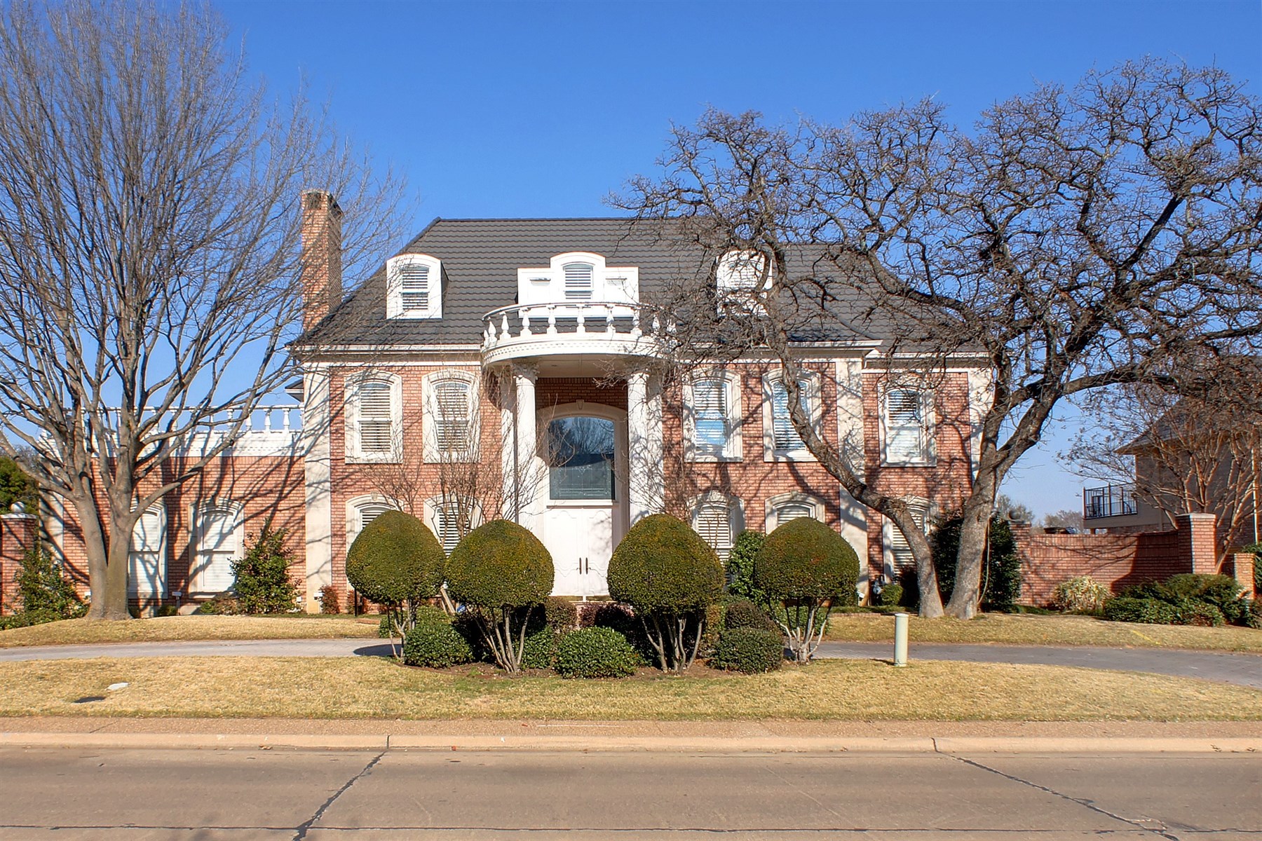 Front View.jpg