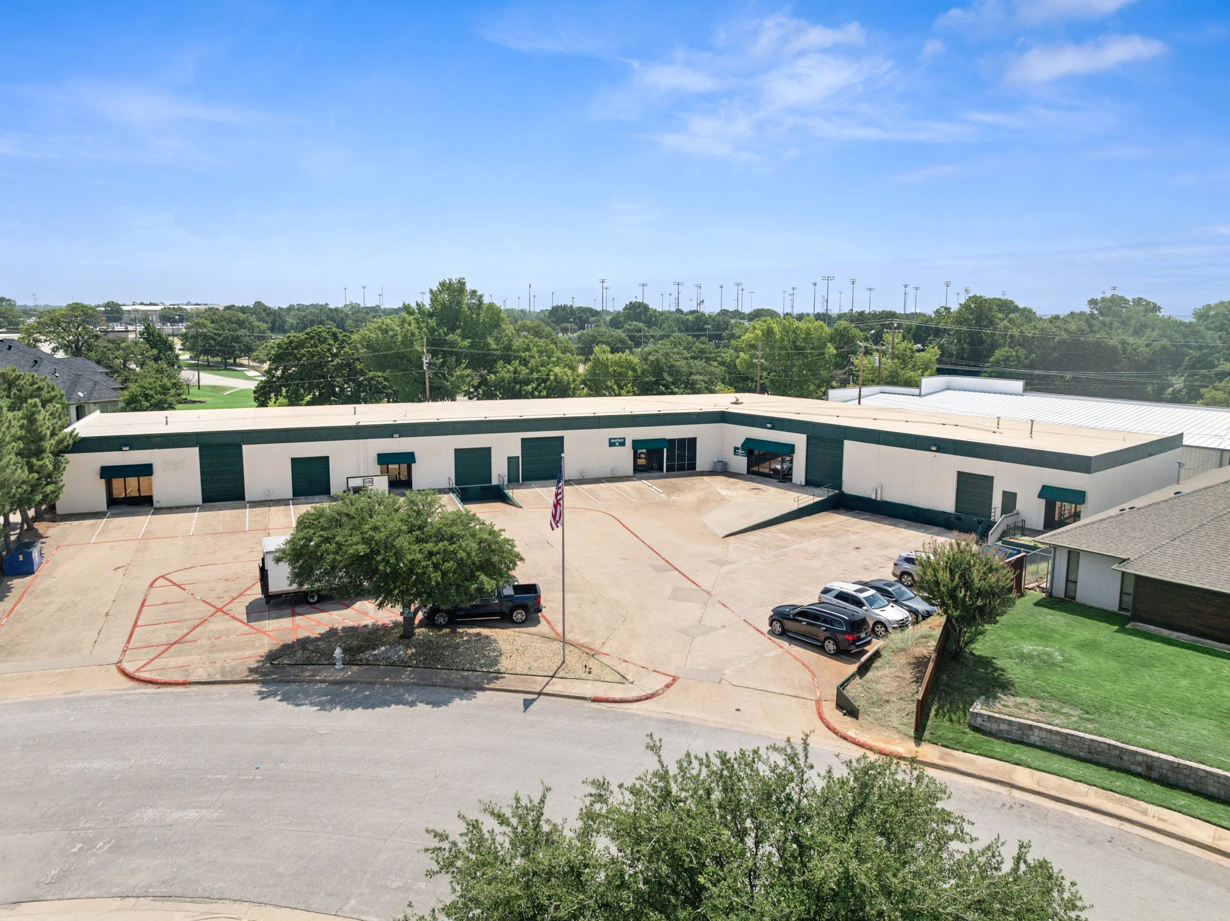 1131 S Airport Circle, Euless, TX 76040