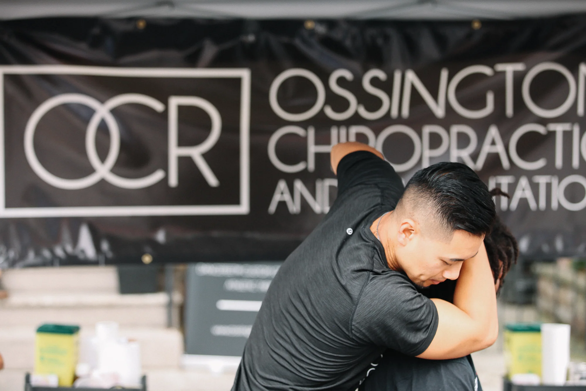 chiropractor, Dr. Glenn providing chiropractic care
