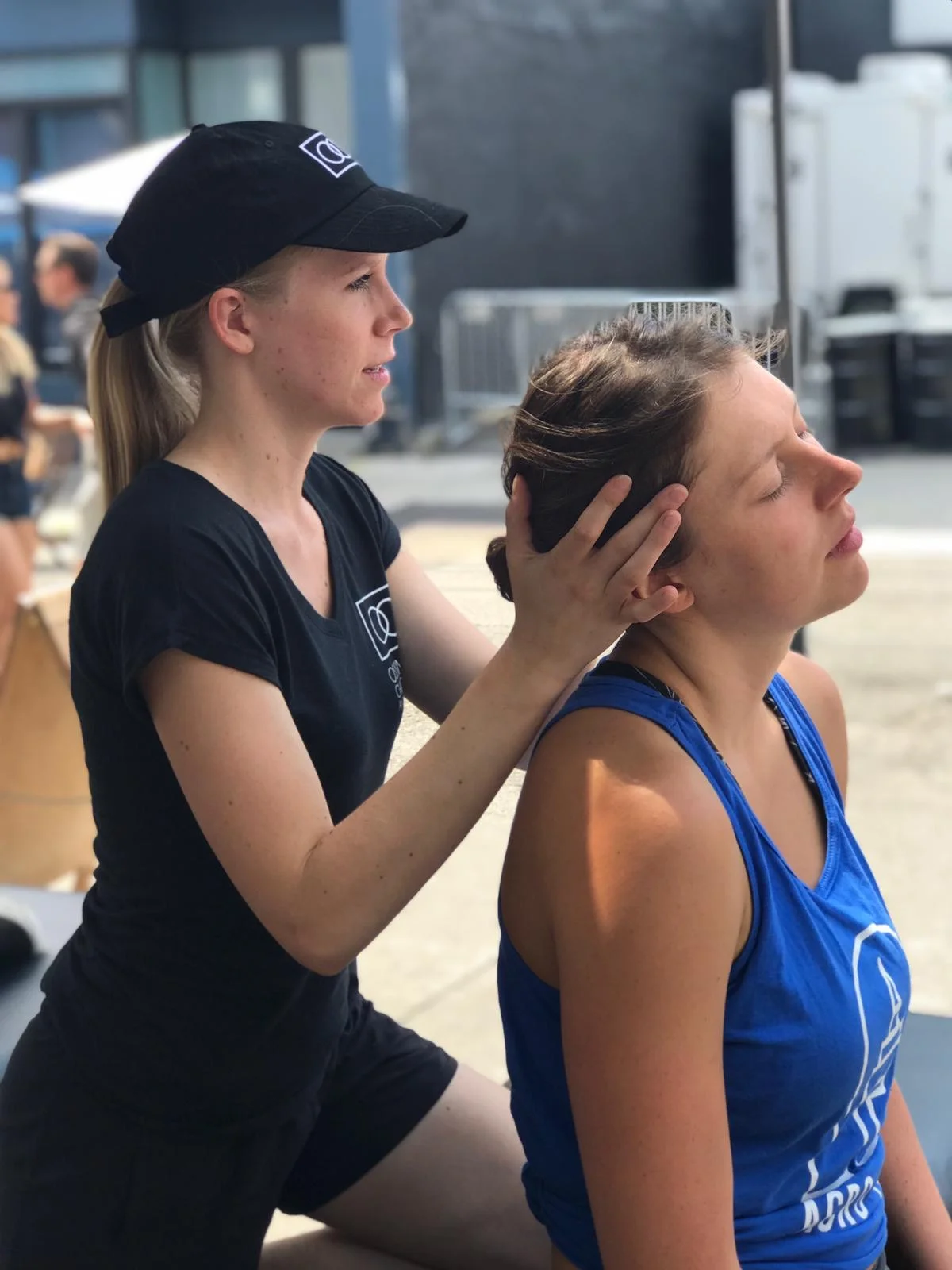 chiropractor, Dr. Rebecca providing chiro care