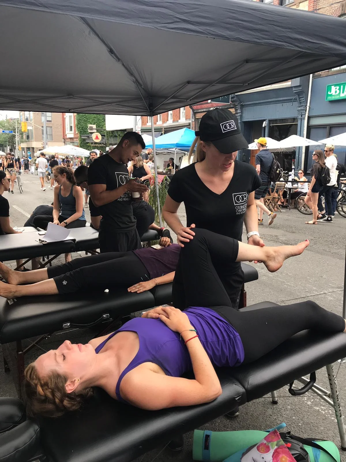 chiropractor, Dr. Rebecca providing chiro care