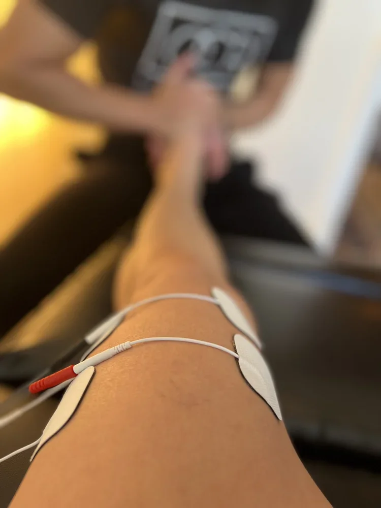 stim on knee