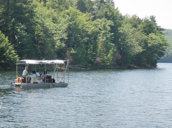Survey-vessel-in-pond.jpg