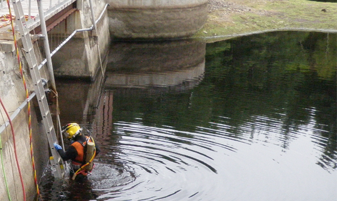 Industries-Dams-Repairing-Live-Gate-Valve1.png