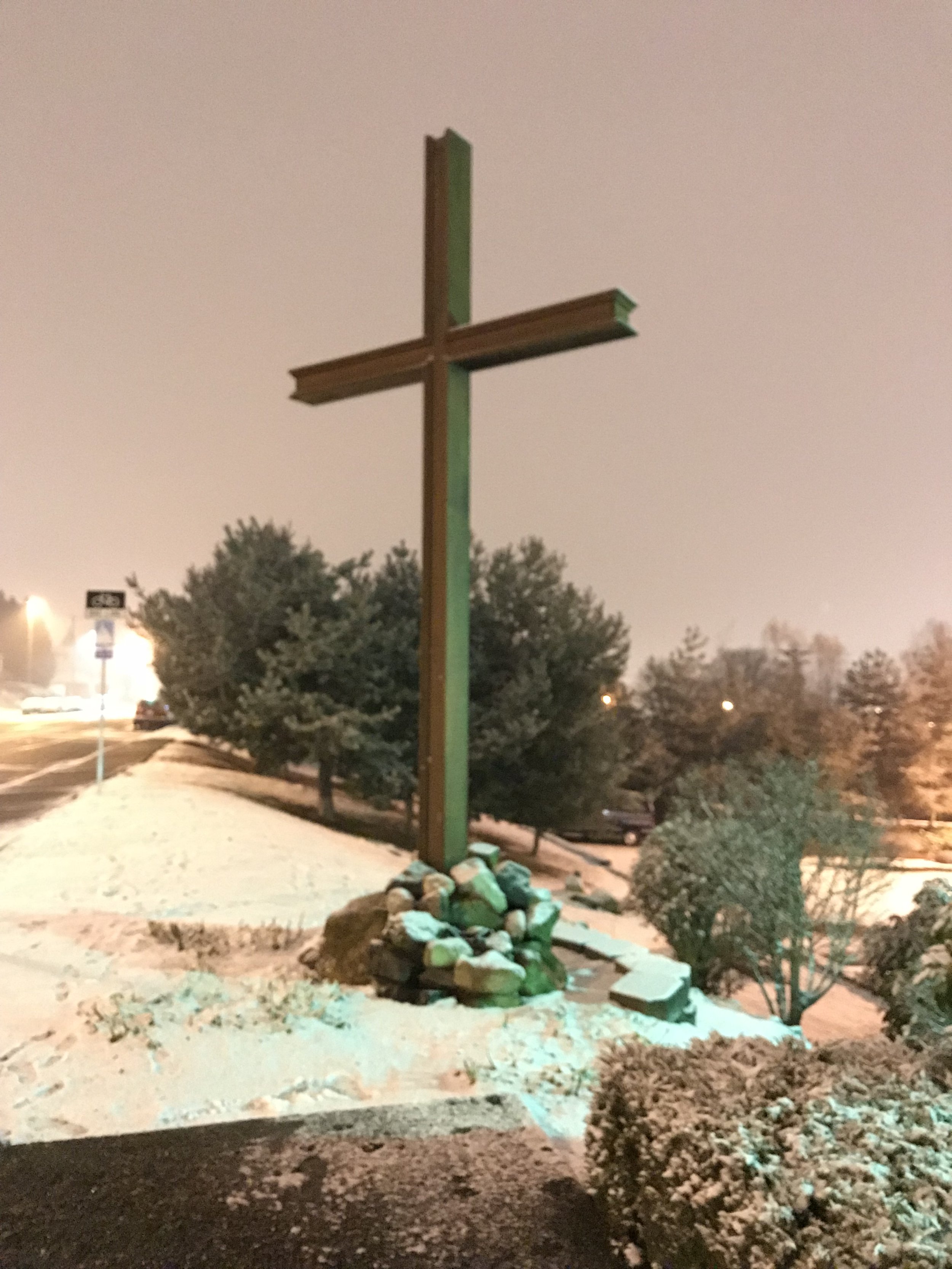 December 2017 - Cross along Tacoma Ave. The wooden cross was installed in 2010.