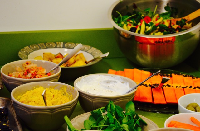hot-yoga-teacher-training-oahu-hawaii-lunch.jpeg