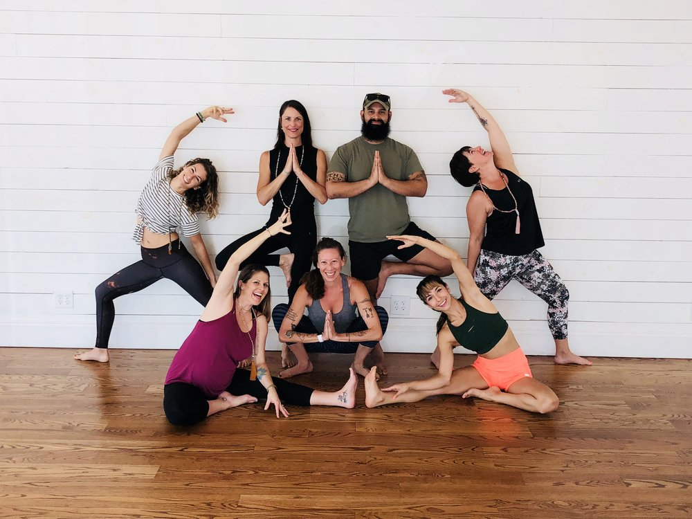 flow-yoga-teacher-training-austin-group-photo.png