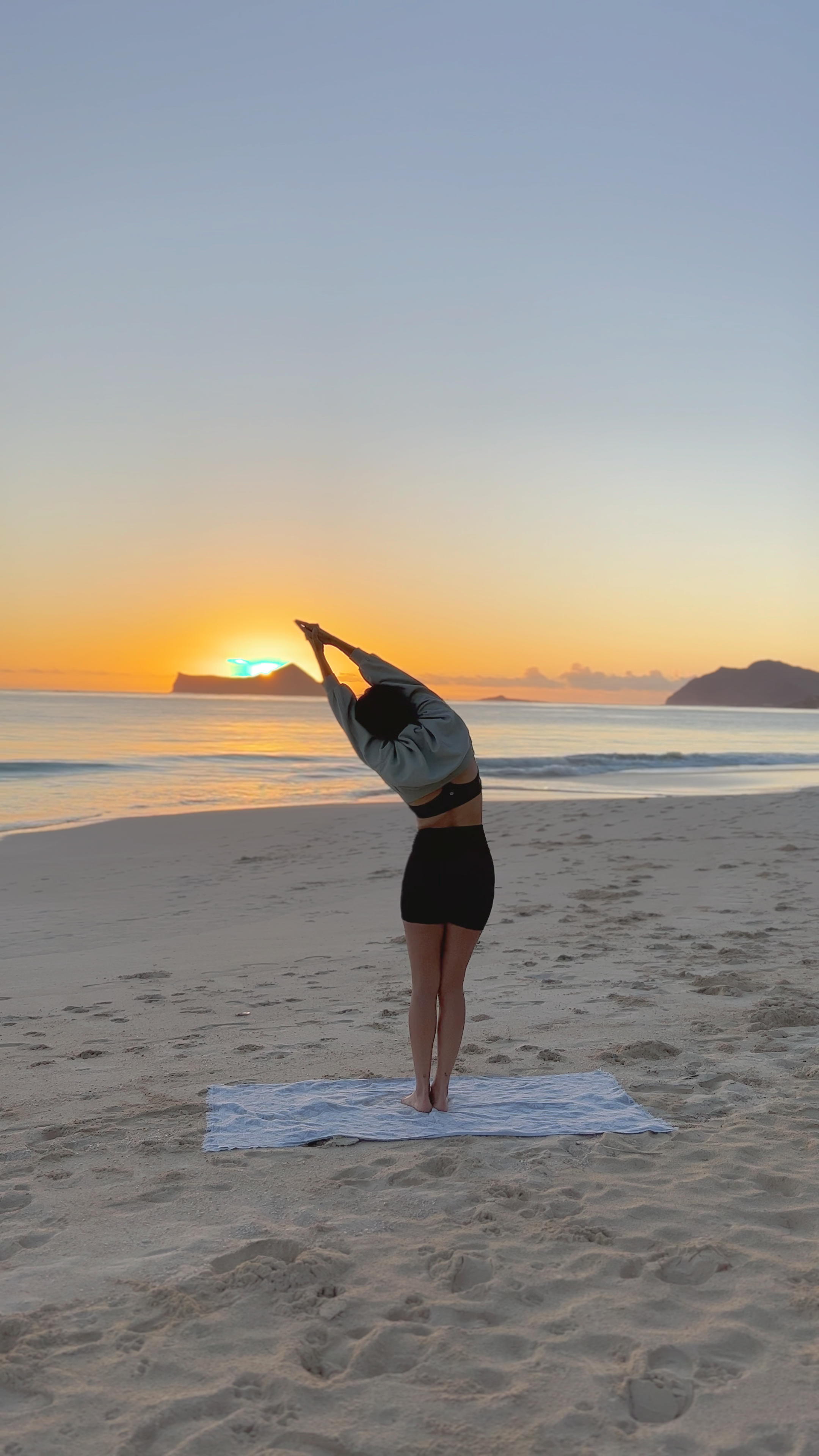yoga-retreat-in-Hawaii.jpeg